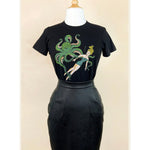 GIRL WITH OCTOPUS FITTED TEE IN BLACK