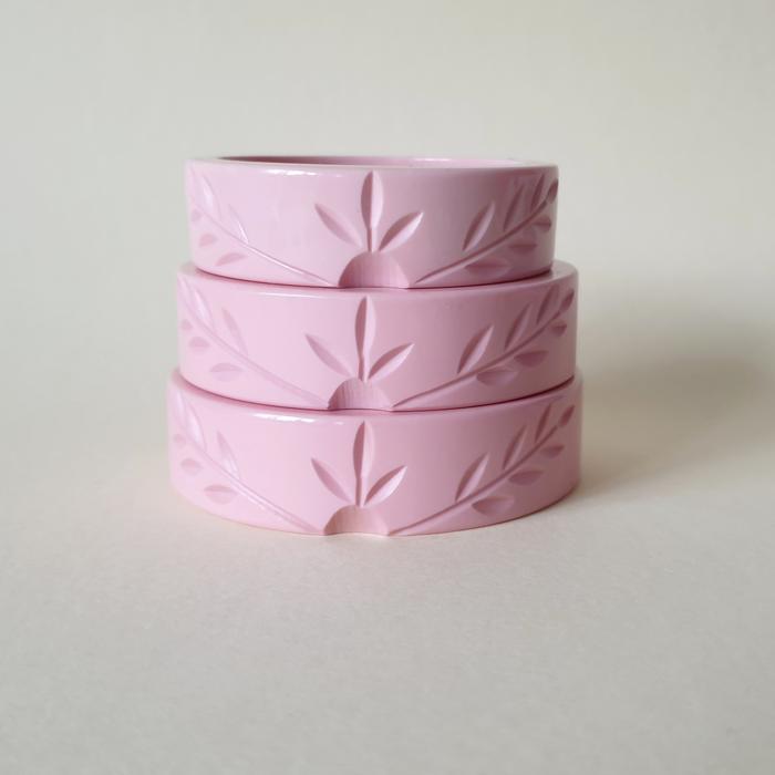 Ivy Vines Carved Bangle Size Queenie.