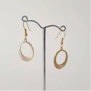 Retro Vintage Striped Oval Hoop Earrings - Gold