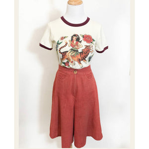 ALOHA TIGER RINGER T-SHIRT IN NATURAL/MAROON